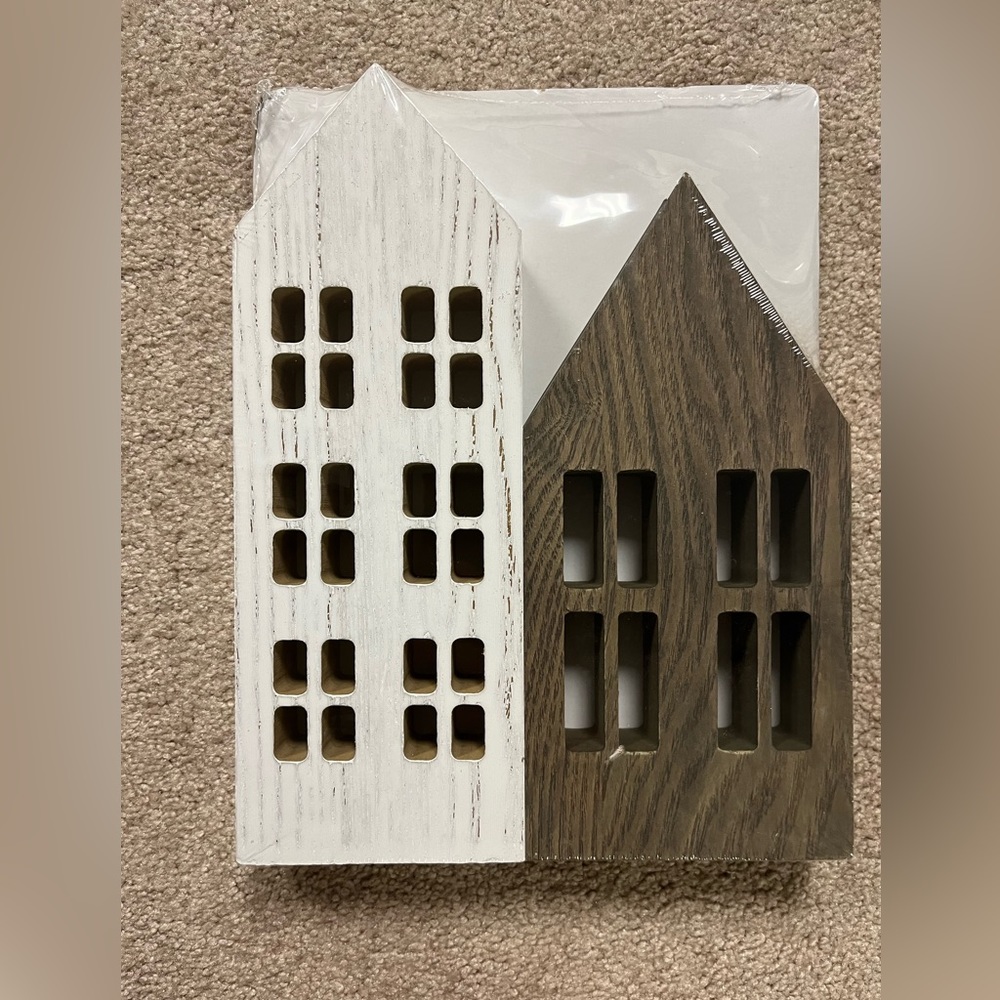 Target bullseye playground - 2pc wooden houses NEW